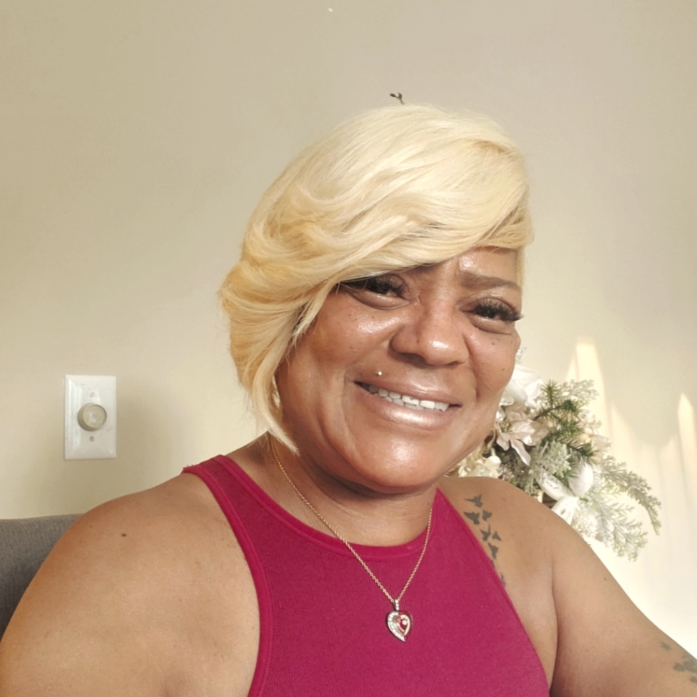Meet your Posher, Cassandra